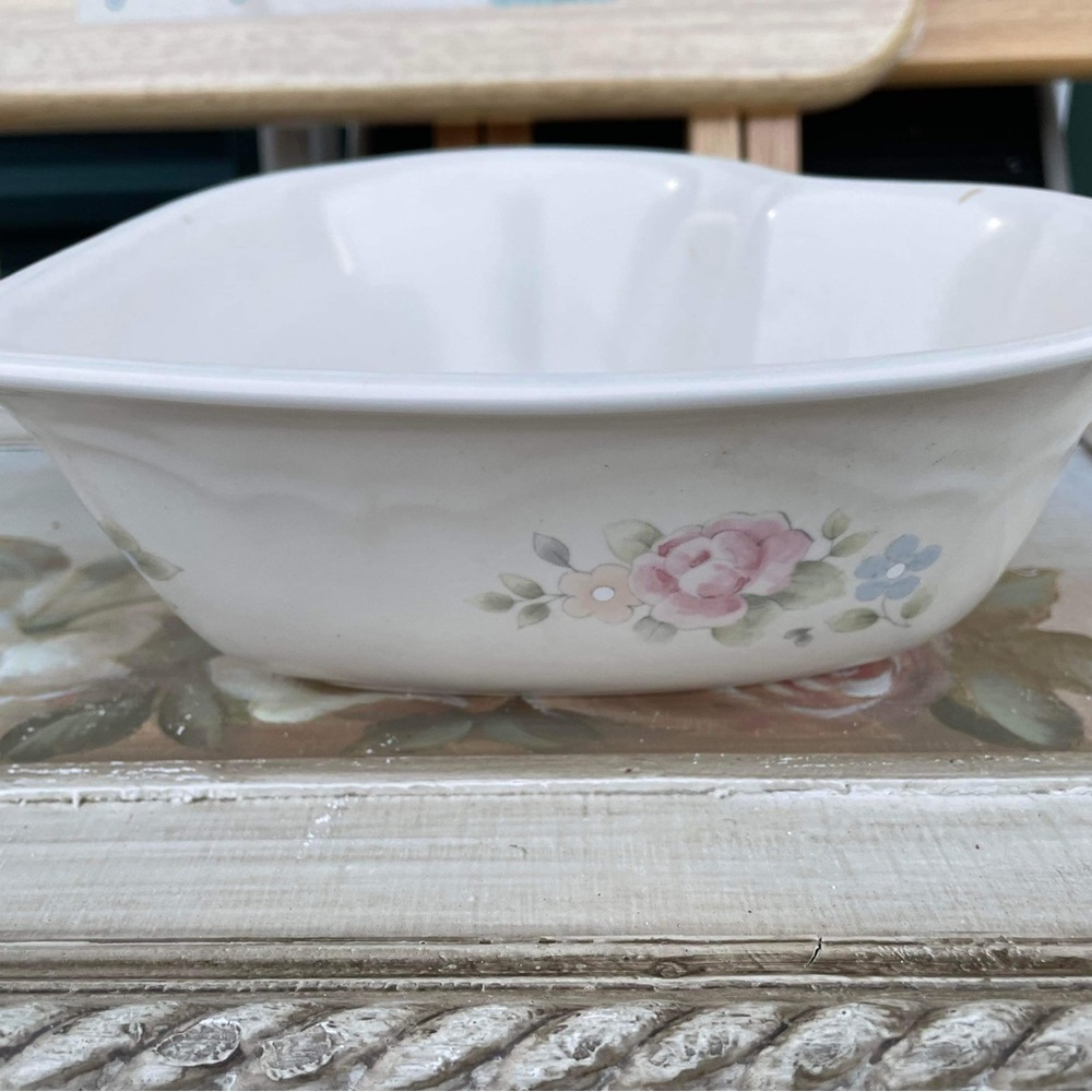 💫Pfaltzgraff Tea Rose Heart Bowl/Large/Coming soon💫